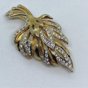 Vintage Nolan Miller Gold Tone Clear Crystal Rhinestone Leaf Brooch Pin